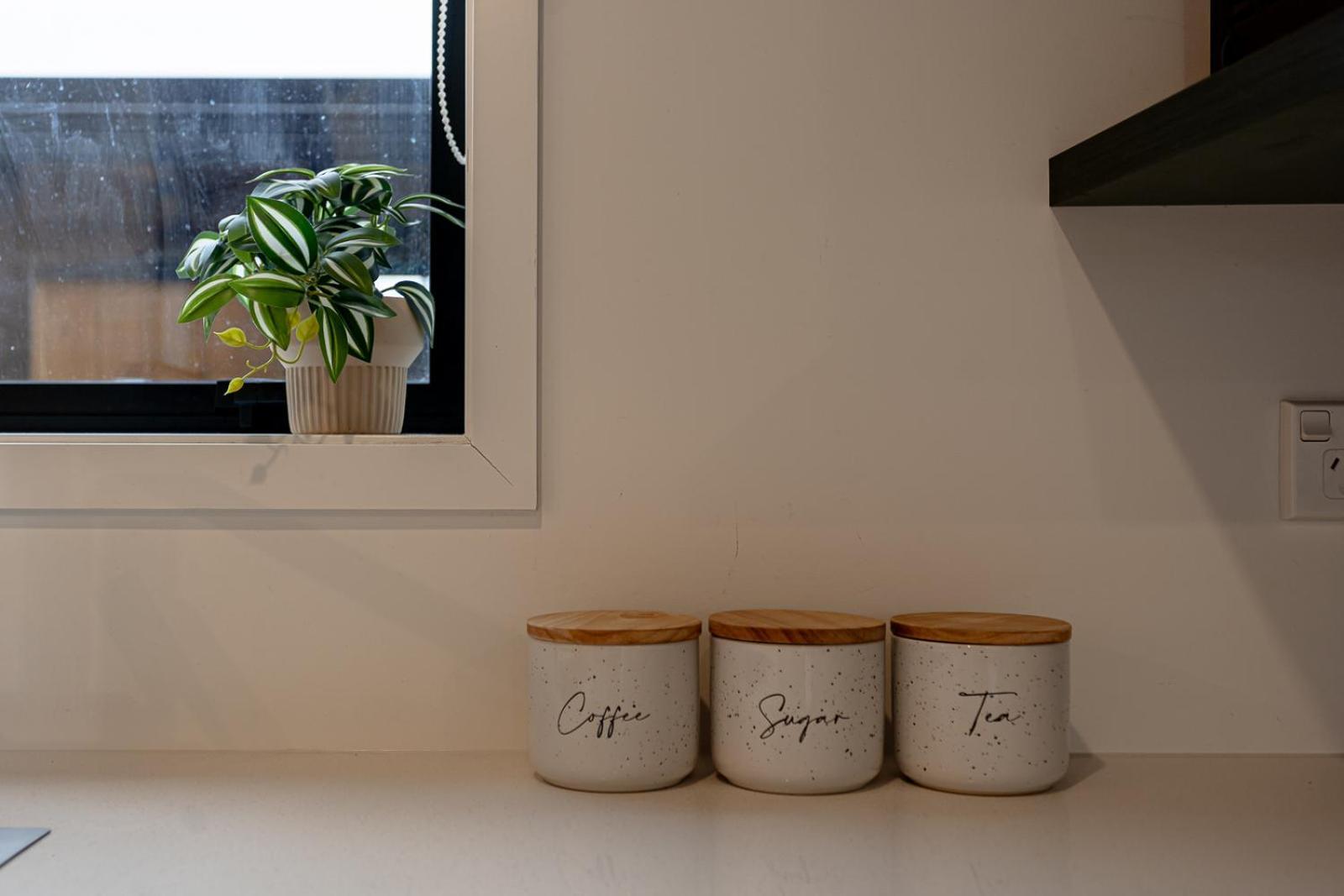 Modern 2 Bedroom Townhouse In Cbd With Parking! Sleeps 5 Christchurch Extérieur photo