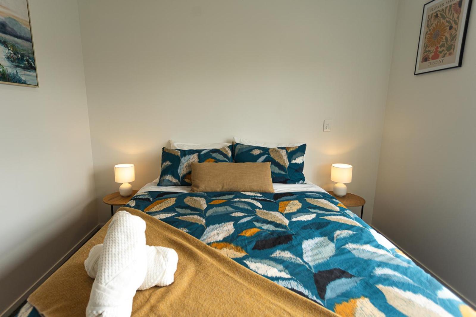 Modern 2 Bedroom Townhouse In Cbd With Parking! Sleeps 5 Christchurch Extérieur photo