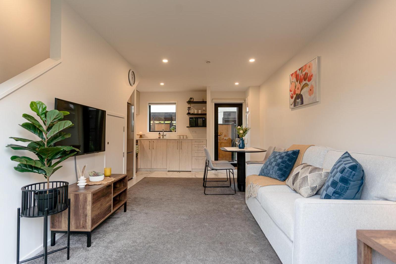 Modern 2 Bedroom Townhouse In Cbd With Parking! Sleeps 5 Christchurch Extérieur photo