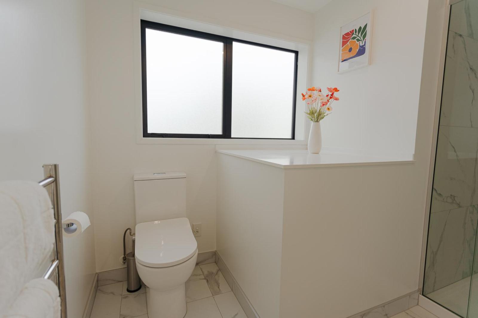 Modern 2 Bedroom Townhouse In Cbd With Parking! Sleeps 5 Christchurch Extérieur photo
