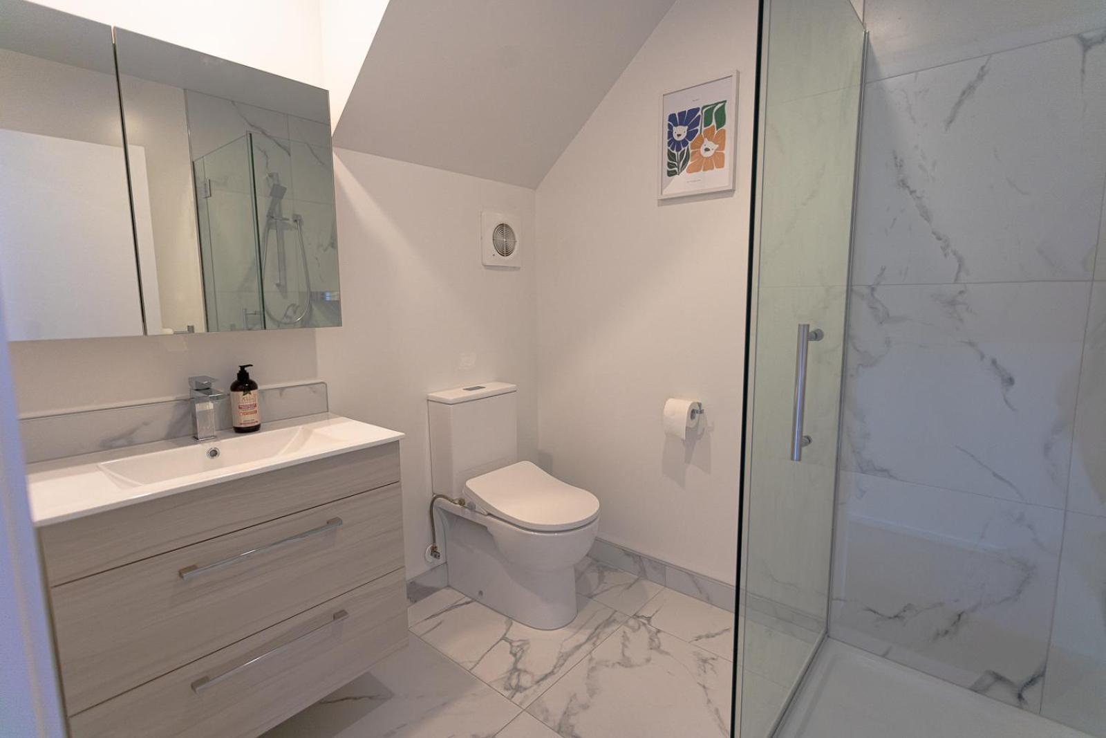 Modern 2 Bedroom Townhouse In Cbd With Parking! Sleeps 5 Christchurch Extérieur photo