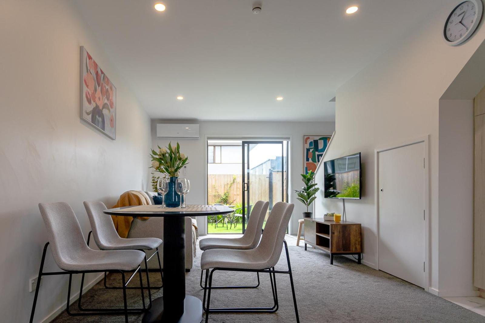 Modern 2 Bedroom Townhouse In Cbd With Parking! Sleeps 5 Christchurch Extérieur photo