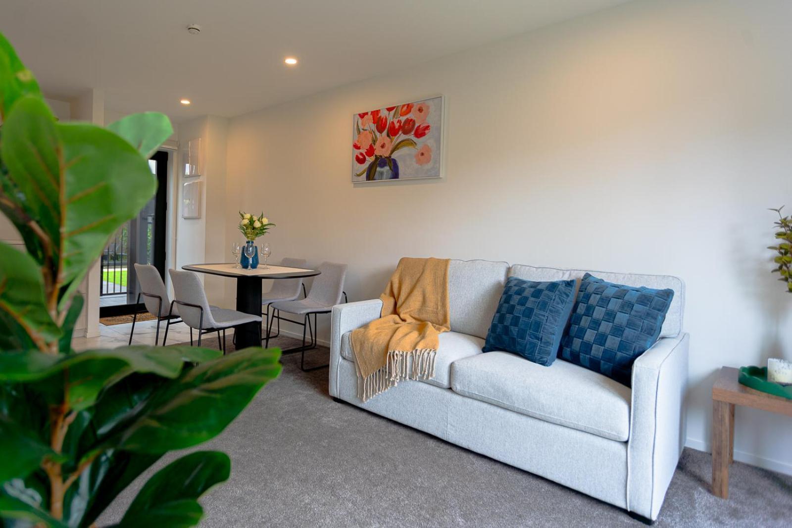 Modern 2 Bedroom Townhouse In Cbd With Parking! Sleeps 5 Christchurch Extérieur photo